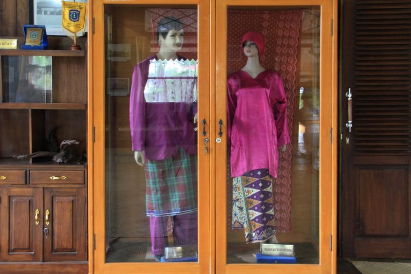 Baju Adat Pengantin Belitung