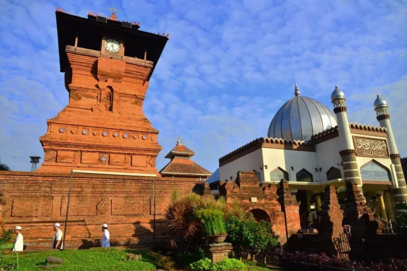 Masjid Kudus Peninggalan bercorak Islam