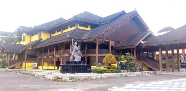 Rumah Adat Melayu